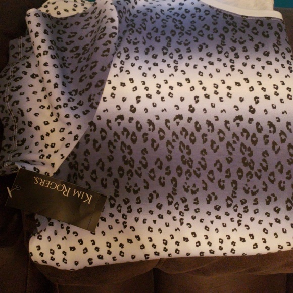 Kim Roger's Shirts - Picture 3 of 4